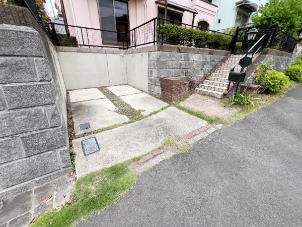中郡二宮町緑が丘３丁目 中古戸建 駐車場