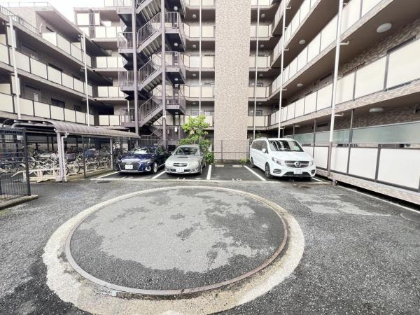 ライオンズガーデン川越 敷地内駐車場
