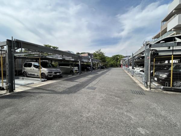 リュール川越 敷地内駐車場
