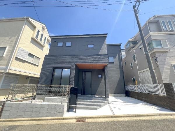 横浜市戸塚区平戸１丁目 戸建 前面道路含む現地写真
