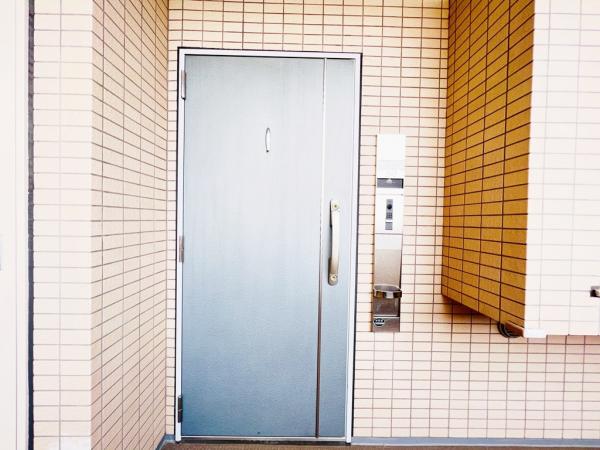 レヴィールファミリア上溝 玄関