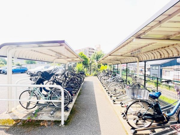 レヴィールファミリア上溝 駐輪場