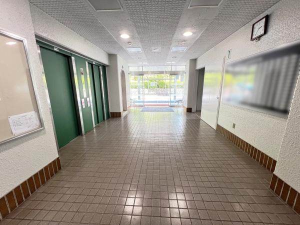 東建座間ハイツ２ エントランスホール