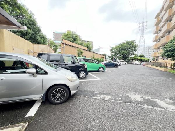 ライオンズマンション中央林間第7 駐車場