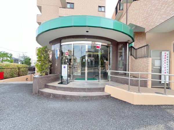 ロイヤルプラザ大和 エントランス（外）