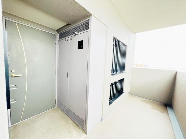 ベルドゥムール海老名弐番館 玄関