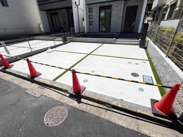 藤沢市湘南台６丁目 戸建 駐車場