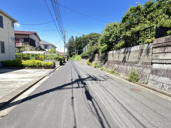 藤沢市湘南台６丁目 戸建 前面道路含む現地写真