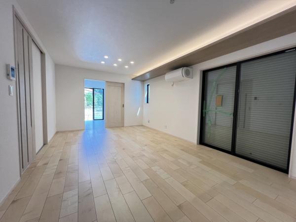 藤沢市湘南台６丁目 戸建 リビングダイニング