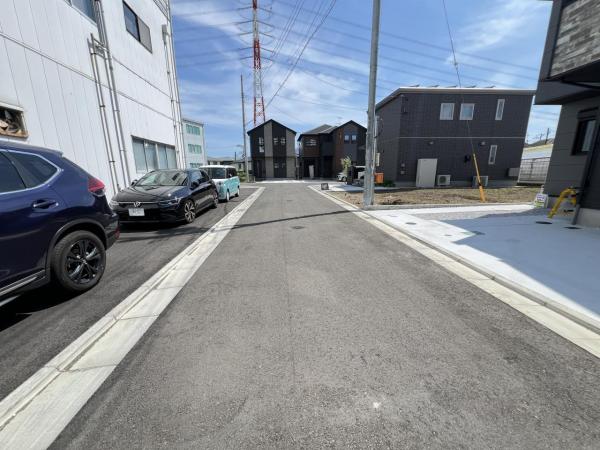 藤沢市長後 戸建 前面道路含む現地写真