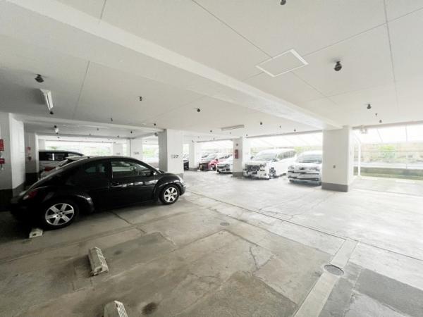 めじろ台ハイム 駐車場