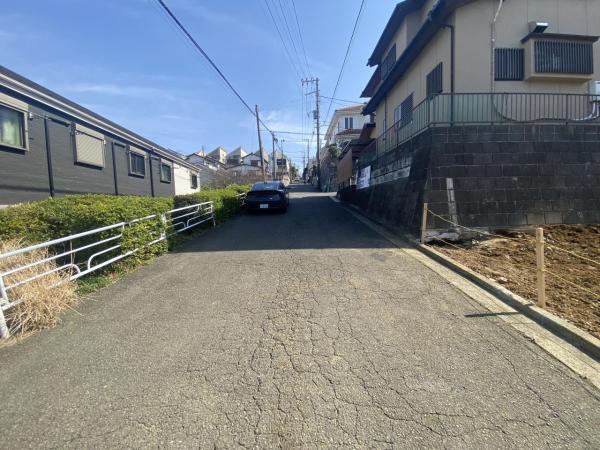 横浜市保土ケ谷区西谷２丁目 土地 前面道路含む現地写真