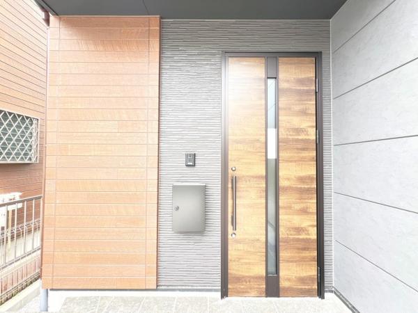藤沢市本藤沢３丁目 戸建 玄関