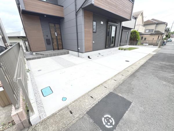 藤沢市本藤沢３丁目 戸建 駐車場