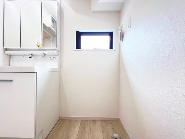 藤沢市本藤沢３丁目 戸建 ランドリースペース