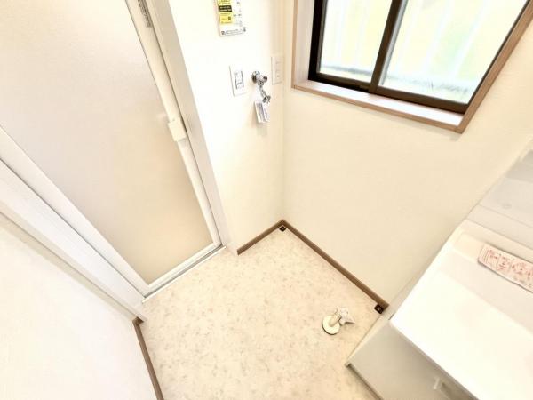 秦野市南矢名 中古戸建 ランドリースペース