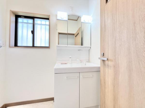 秦野市南矢名 中古戸建 洗面化粧台