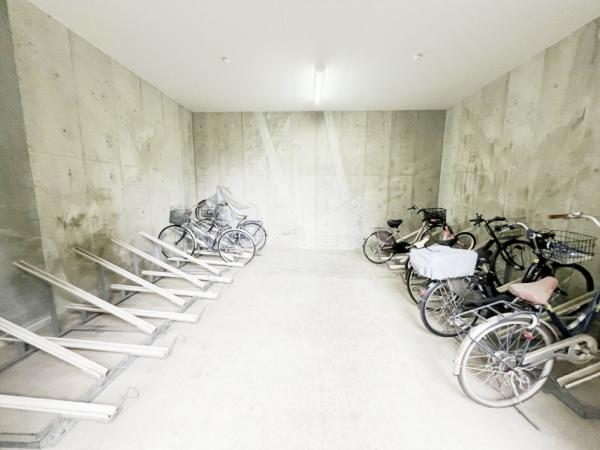 タウンズ八王子センタークレスト 駐輪場