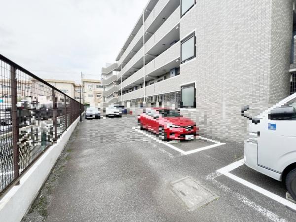 センチュリーめじろ台 駐車場