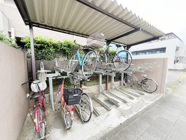 マージュ高幡不動 駐輪場