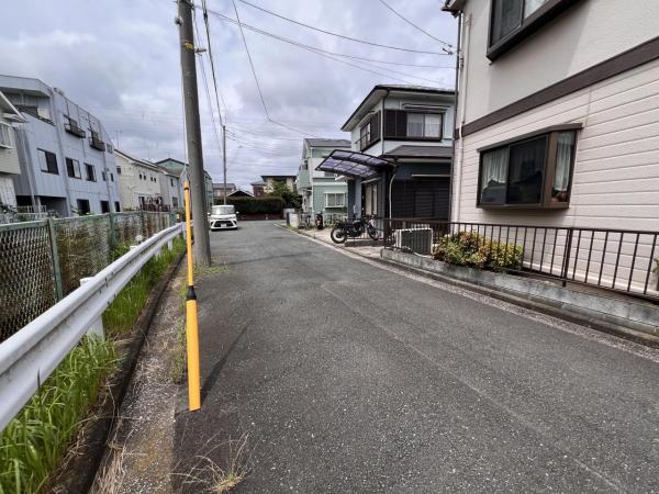 横浜市泉区中田西４丁目 中古戸建 前面道路含む現地写真