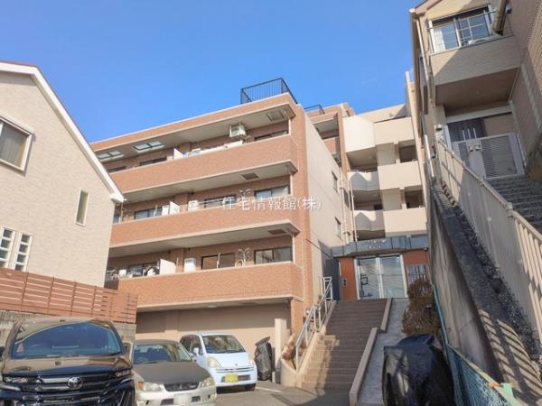 リブゼ横浜南伍番館 
