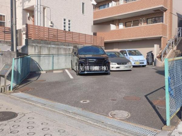 リブゼ横浜南伍番館 