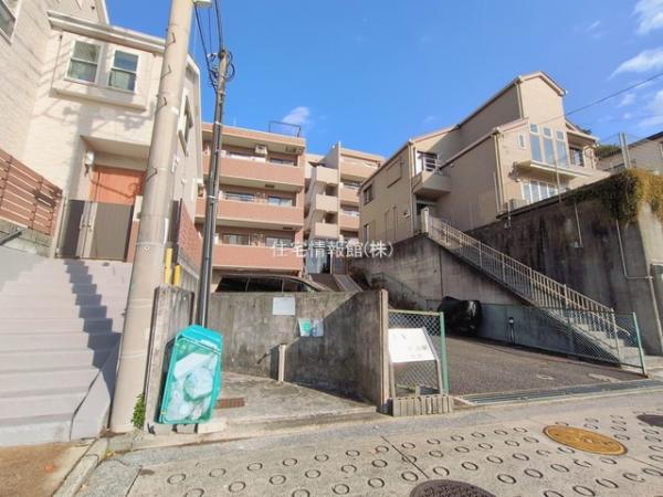リブゼ横浜南伍番館 