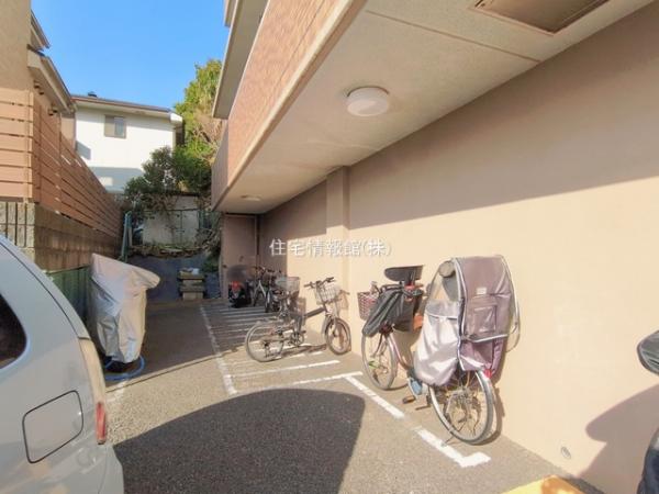 リブゼ横浜南伍番館 