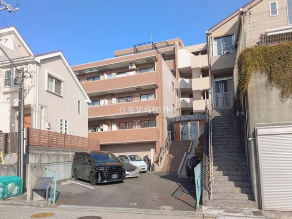 リブゼ横浜南伍番館 