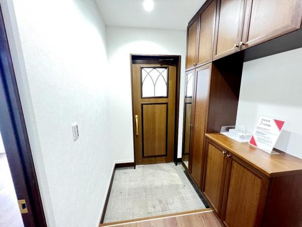 柏市根戸 中古戸建 玄関