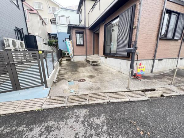 柏市根戸 中古戸建 駐車場