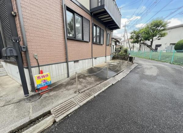 柏市根戸 中古戸建 前面道路含む現地写真