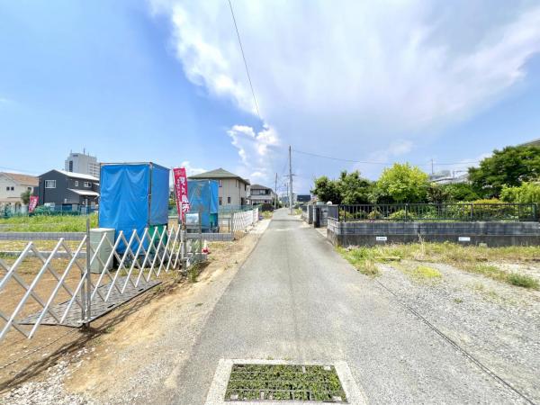 中郡大磯町国府本郷 戸建 前面道路含む現地写真