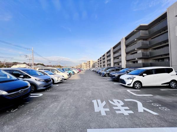 コスモ瀬谷パークサイドステージ 敷地内駐車場