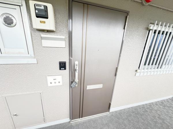 しらとり台住宅 玄関