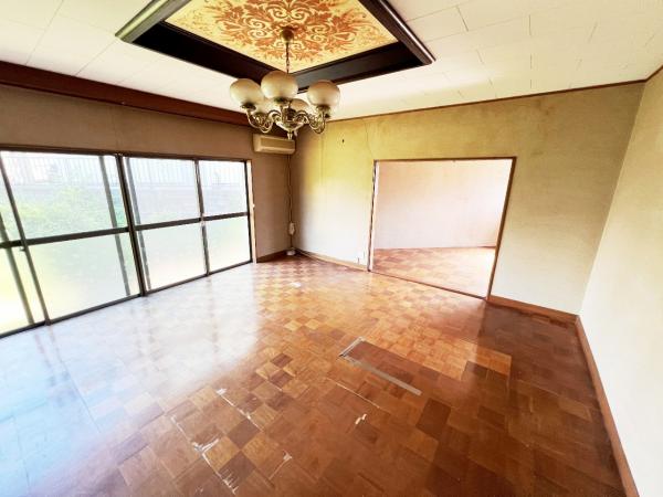 中郡二宮町富士見が丘２丁目 中古戸建 リビングダイニング
