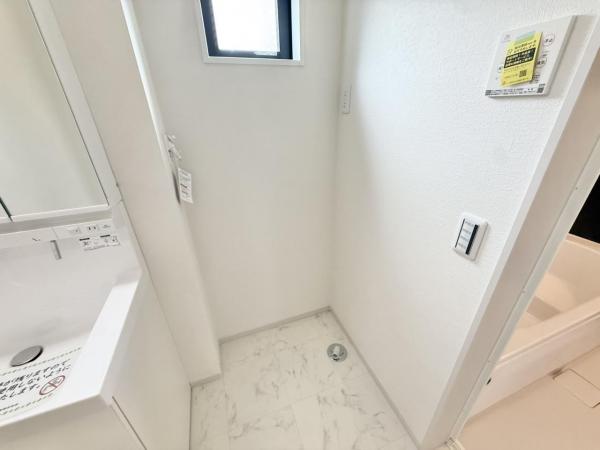 高座郡寒川町岡田６丁目 戸建 ランドリースペース