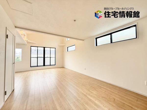 高座郡寒川町岡田６丁目 戸建 リビングダイニング