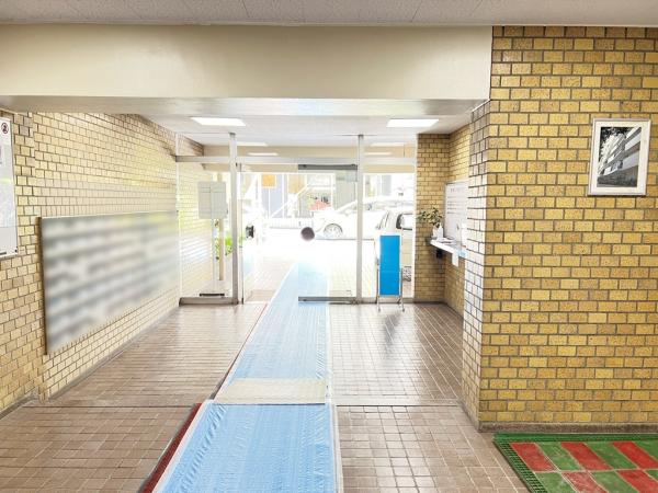 藤が丘マンション エントランスホール