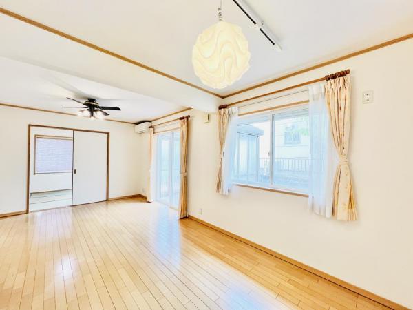 木更津市羽鳥野２丁目 中古戸建 リビング