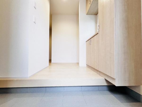 青梅市今寺２丁目 戸建 玄関