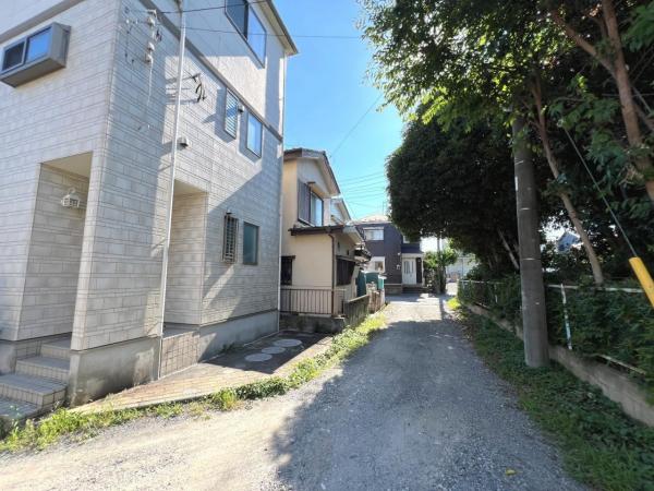 さいたま市西区大字指扇 前面道路含む現地写真