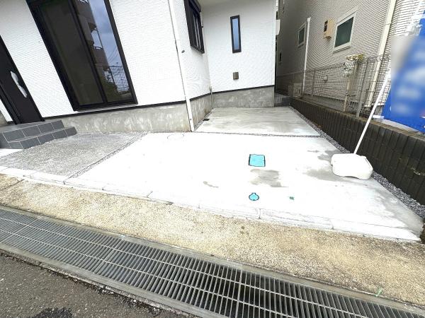 藤沢市花の木 戸建 駐車場
