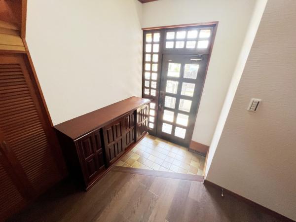 小田原市鴨宮 中古戸建 玄関(共用部)