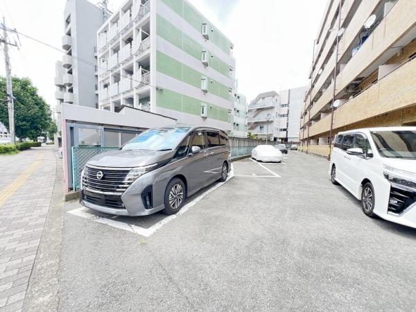 ライオンズマンション登戸第2 駐車場