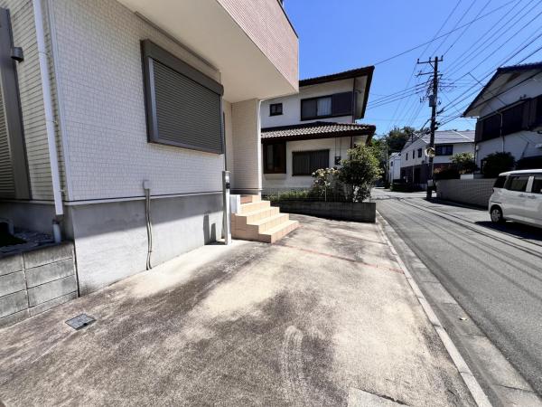 綾瀬市上土棚中６丁目 中古戸建 駐車場