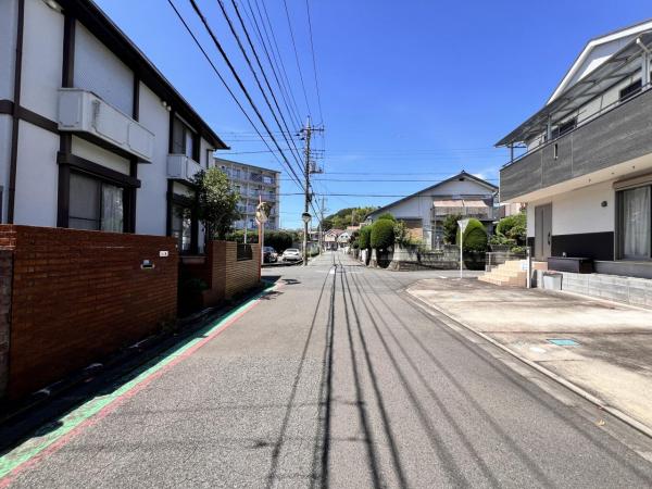 綾瀬市上土棚中６丁目 中古戸建 前面道路含む現地写真