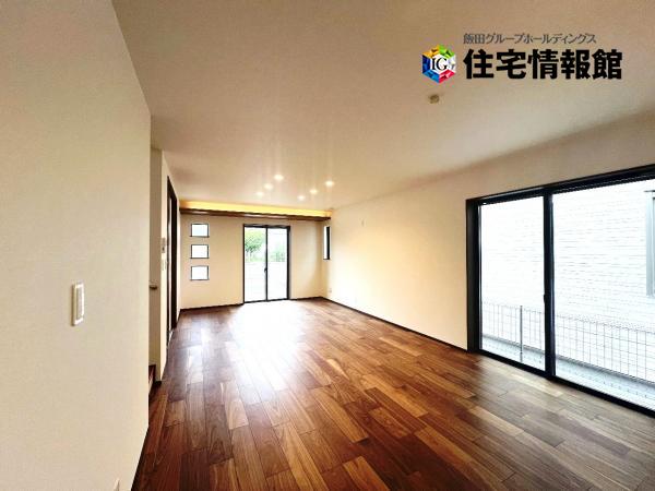 藤沢市湘南台６丁目 戸建 リビングダイニング