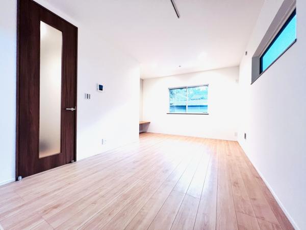 大和市上草柳９丁目 戸建 リビング